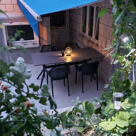 Apartment Pino Pucisca Exterior photo